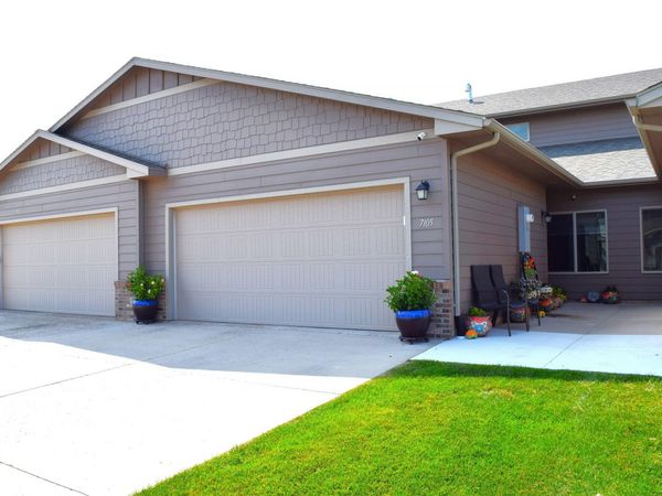 7105 S Bridger Pl, Sioux Falls, SD 57108