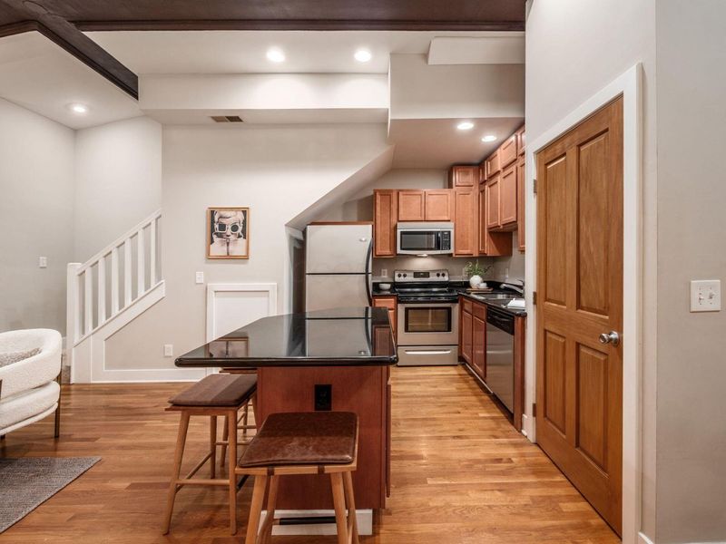 1276 N High Street, Unit 402, Columbus, OH 43201 Photo 10