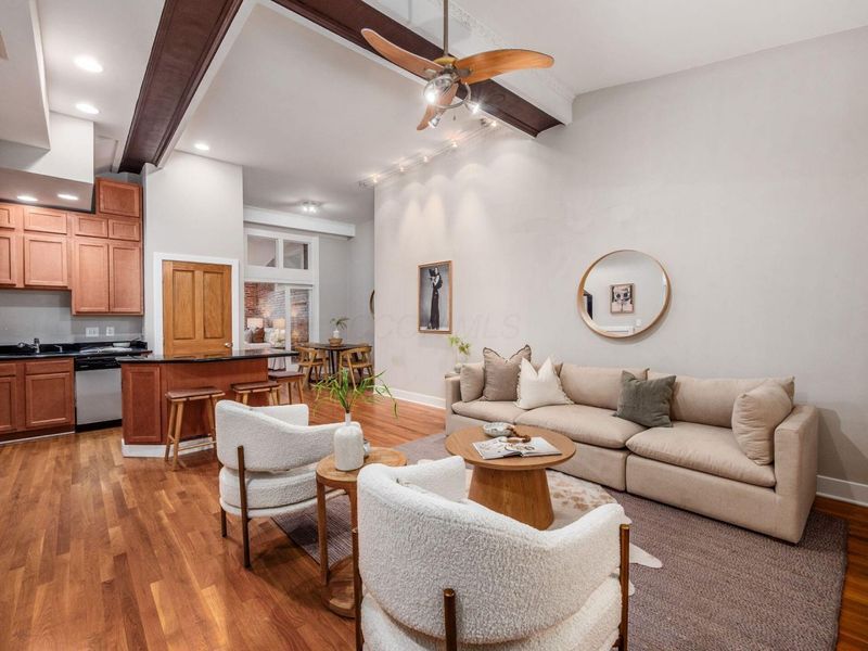 1276 N High Street, Unit 402, Columbus, OH 43201 Photo 2