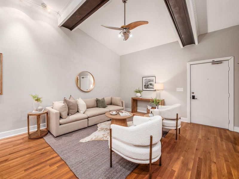 1276 N High Street, Unit 402, Columbus, OH 43201 Photo 3