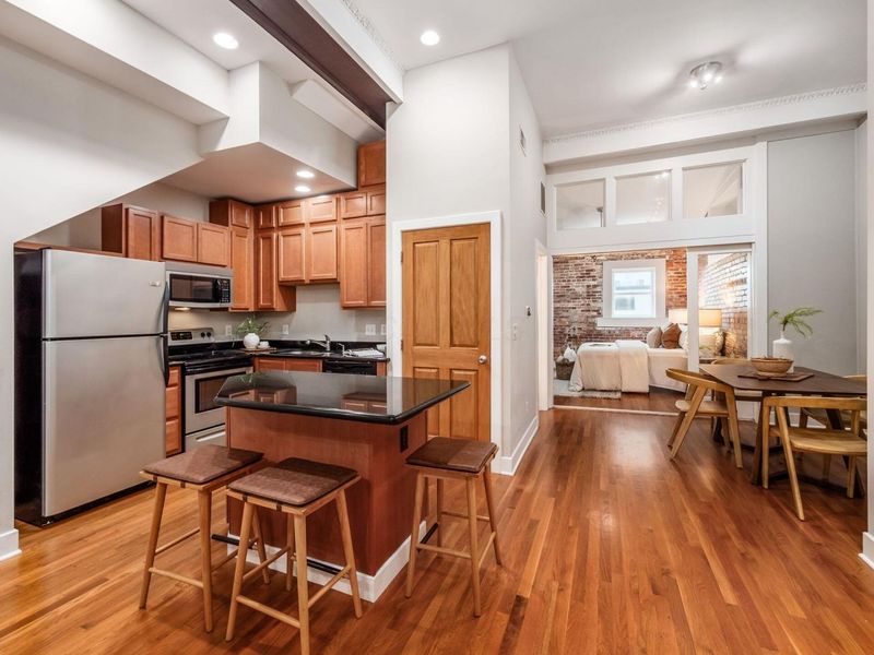 1276 N High Street, Unit 402, Columbus, OH 43201 Photo 6