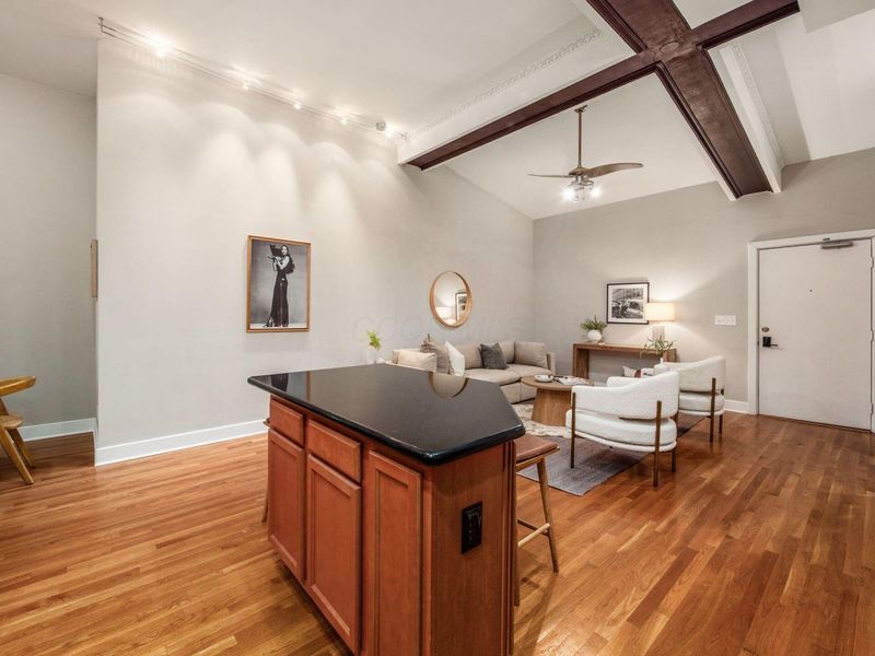 1276 N High Street, Unit 402, Columbus, OH 43201 Photo 9
