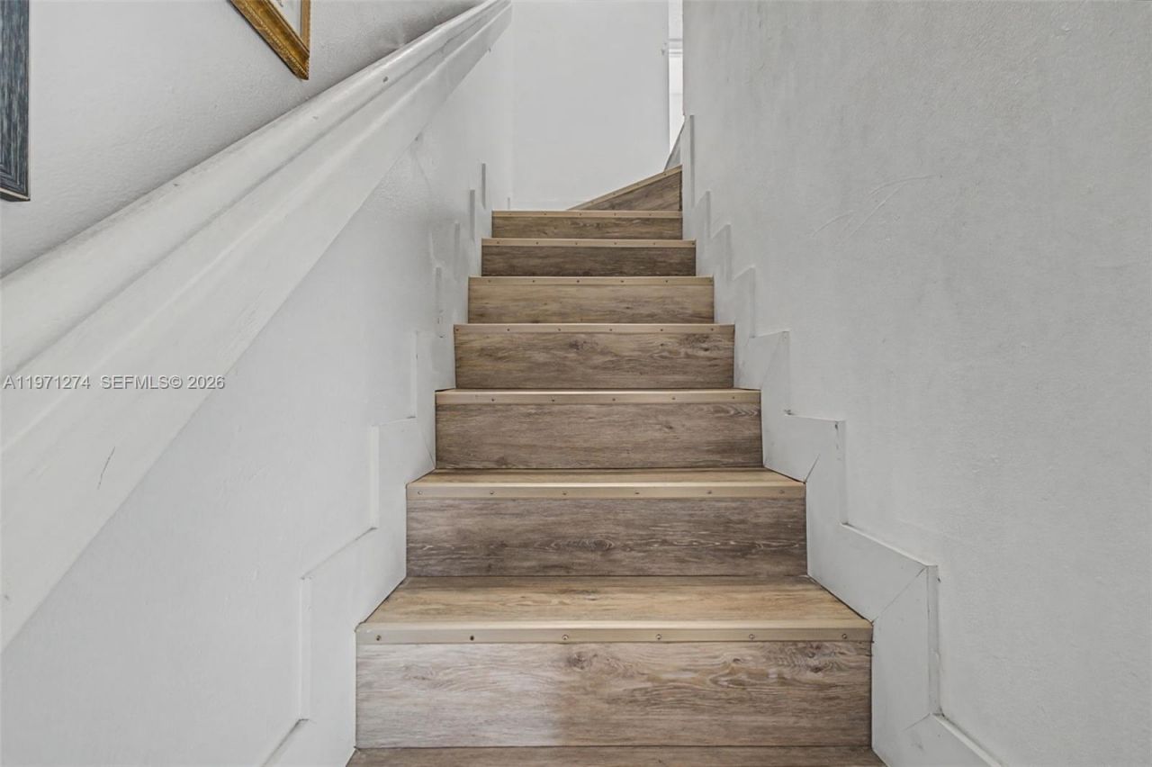 399 NW 72nd Ave, Unit 320, Miami, FL 33126 Photo