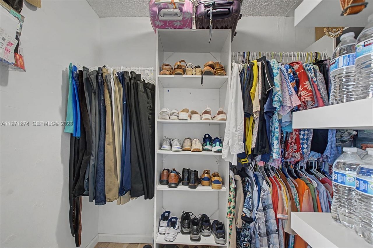 399 NW 72nd Ave, Unit 320, Miami, FL 33126 Photo