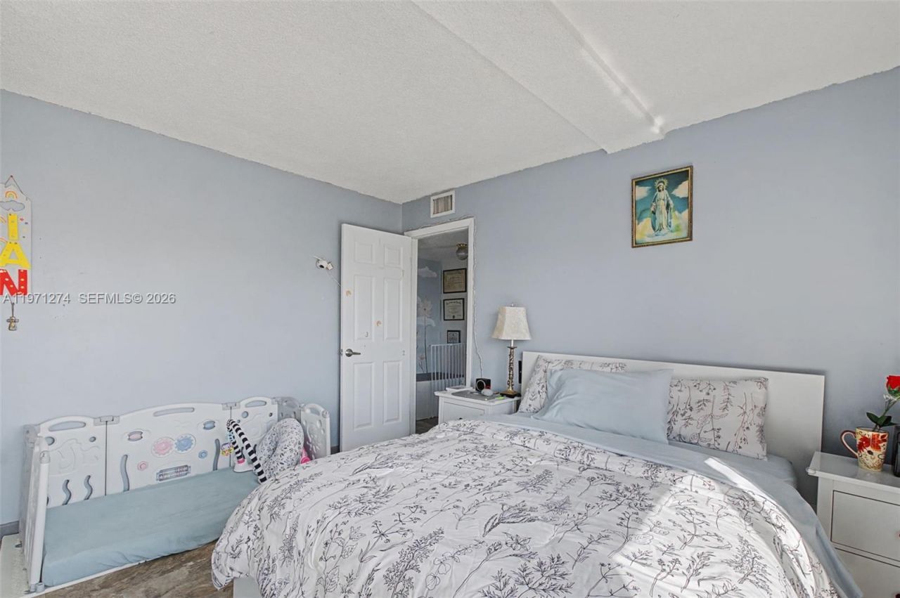 399 NW 72nd Ave, Unit 320, Miami, FL 33126 Photo