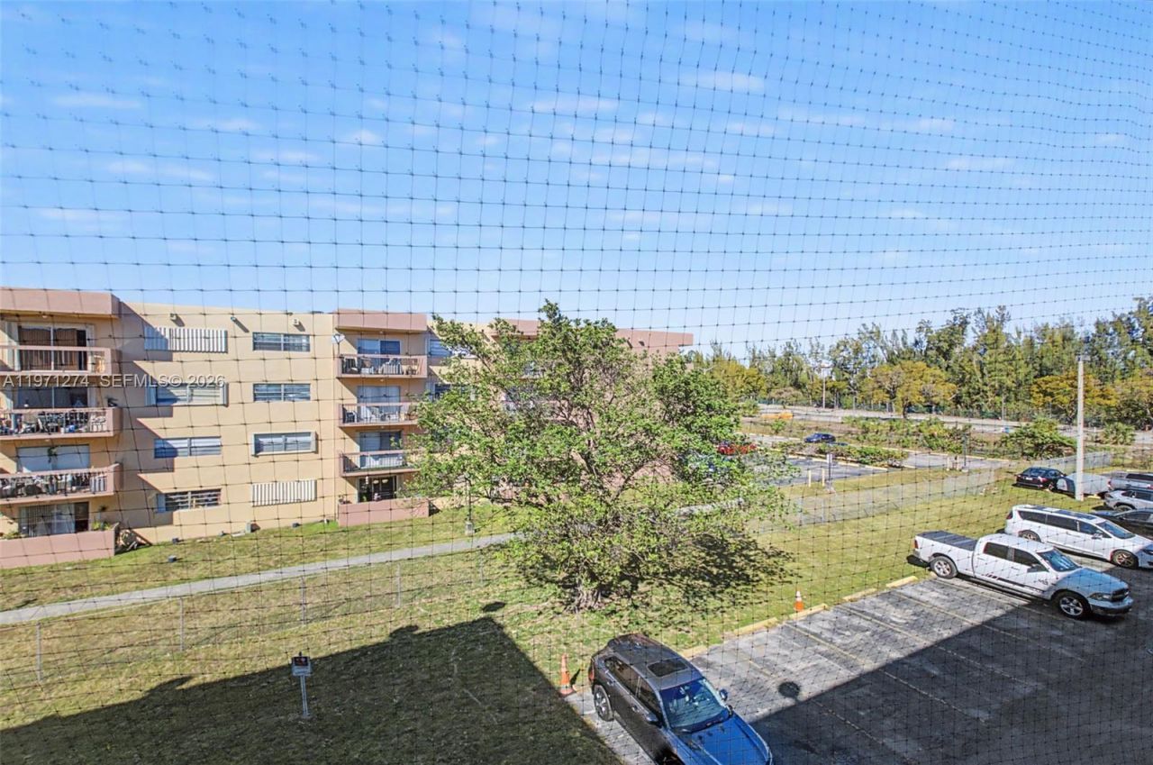 399 NW 72nd Ave, Unit 320, Miami, FL 33126 Photo