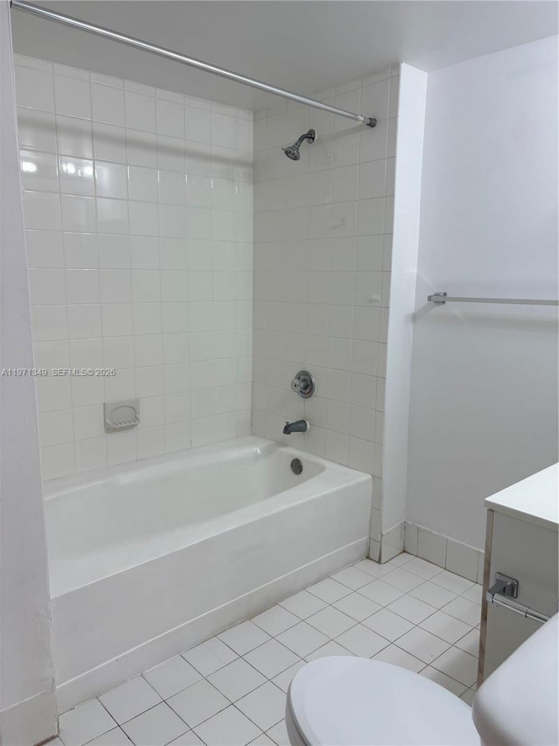 9640 NW 2nd St, Unit 5-105, Pembroke Pines, FL 33024 Photo