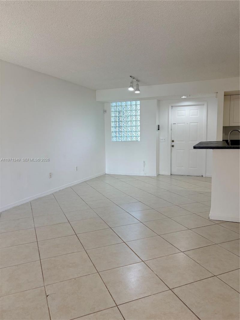 9640 NW 2nd St, Unit 5-105, Pembroke Pines, FL 33024 Photo