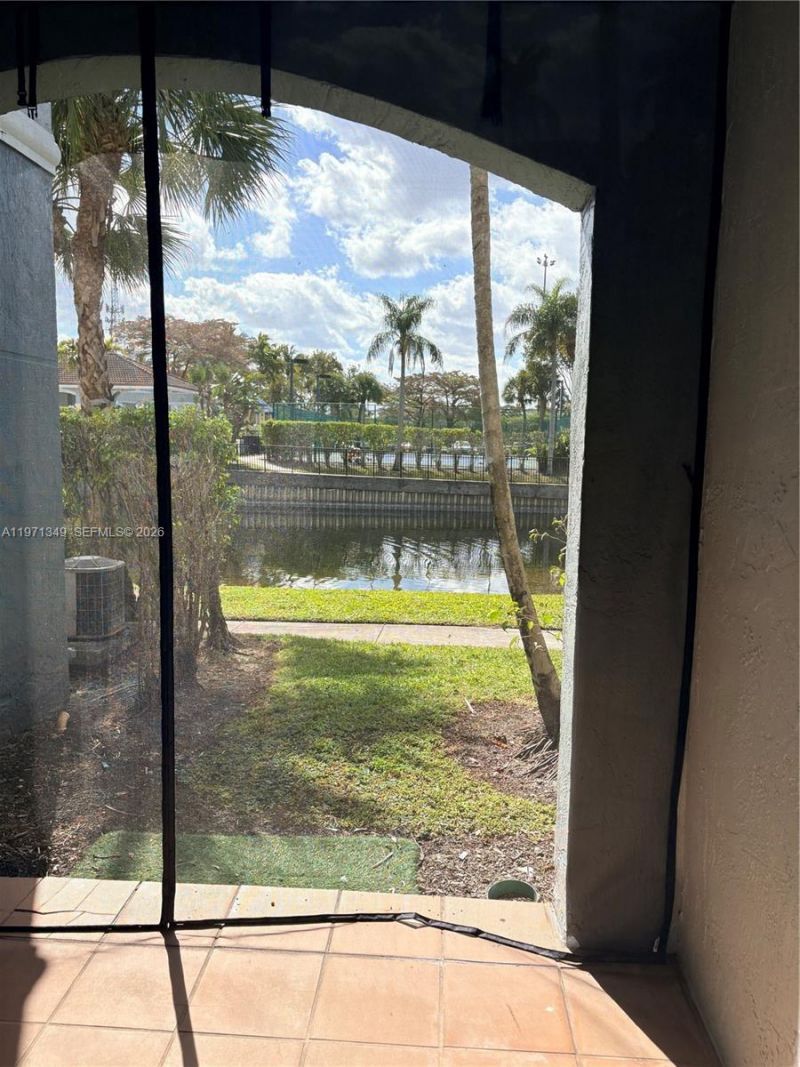 9640 NW 2nd St, Unit 5-105, Pembroke Pines, FL 33024 Photo
