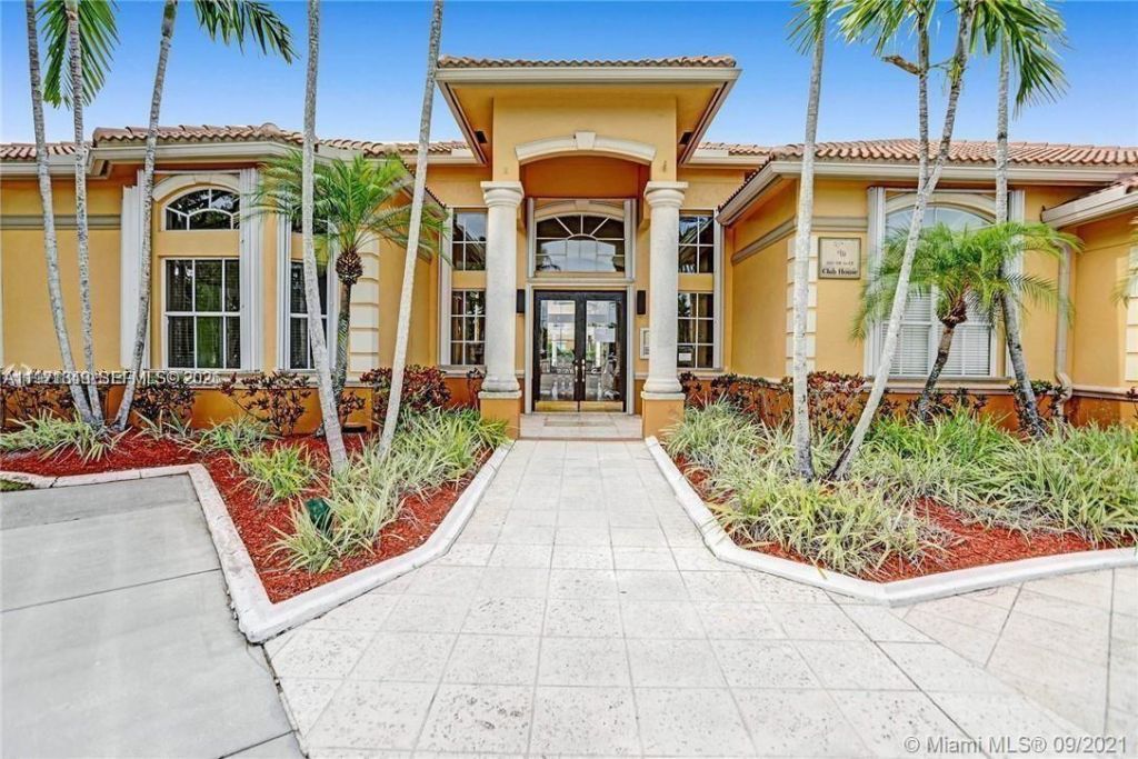 9640 NW 2nd St, Unit 5-105, Pembroke Pines, FL 33024 Photo