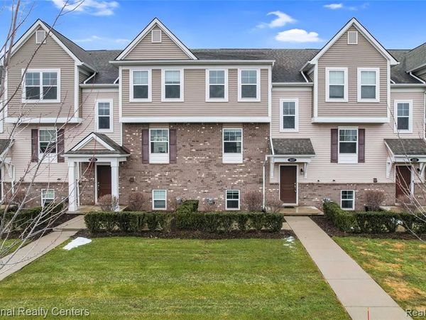 3127 Chambers W, Wixom, MI 48393