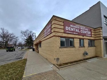16205 E Warren Avenue, Detroit, MI 48224