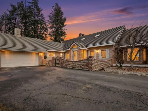 21727 N Vista Cir, Colbert, WA 99005