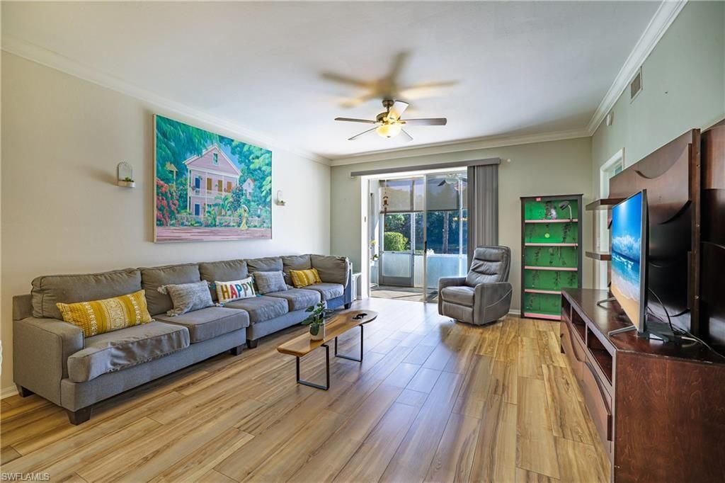 305 Robin Hood Cir, Unit 101, Naples, FL 34104 Photo