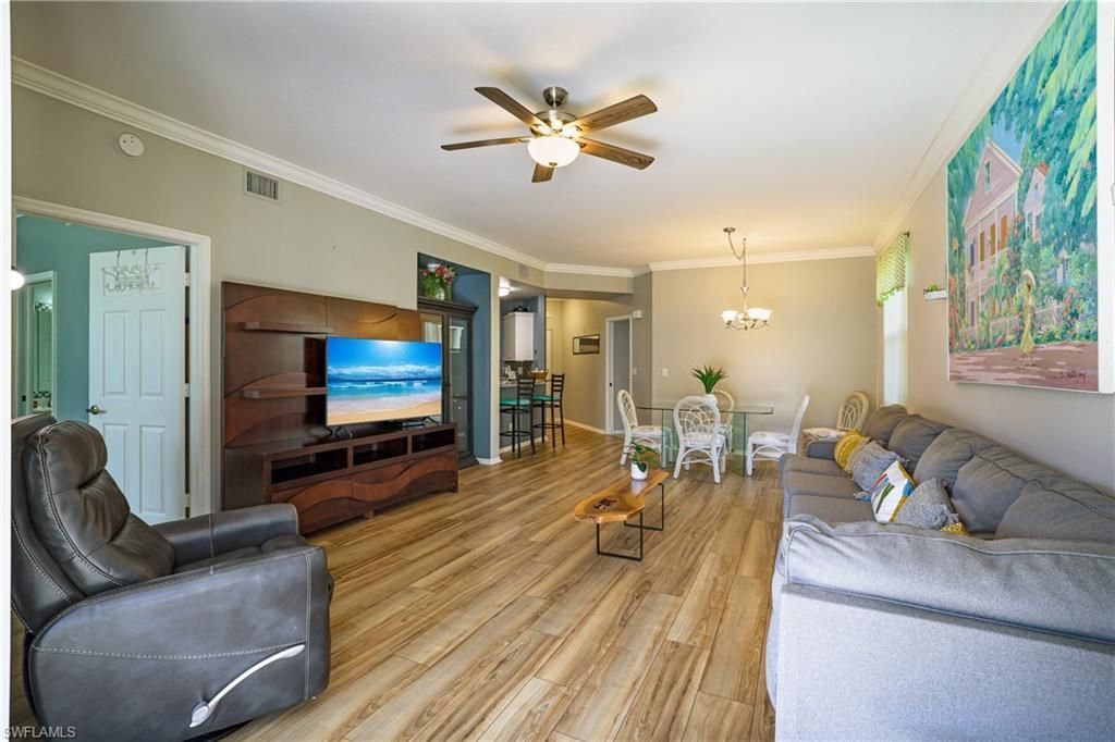 305 Robin Hood Cir, Unit 101, Naples, FL 34104 Photo