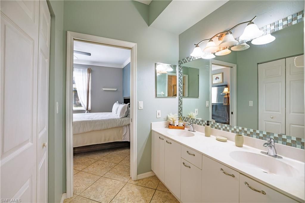 305 Robin Hood Cir, Unit 101, Naples, FL 34104 Photo