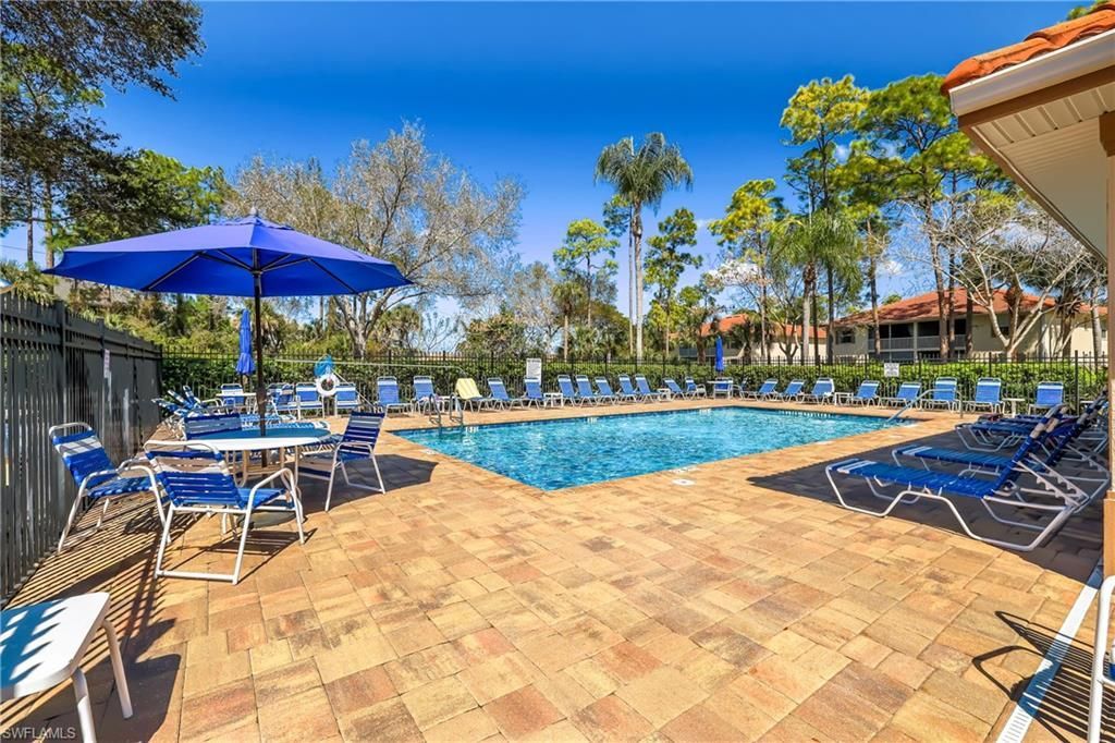 305 Robin Hood Cir, Unit 101, Naples, FL 34104 Photo