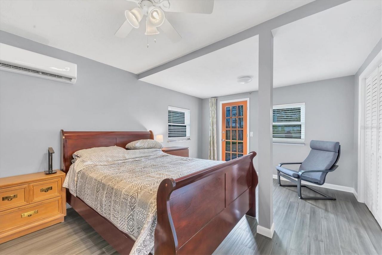 2305 Novus Street, Sarasota, FL 34237 Photo