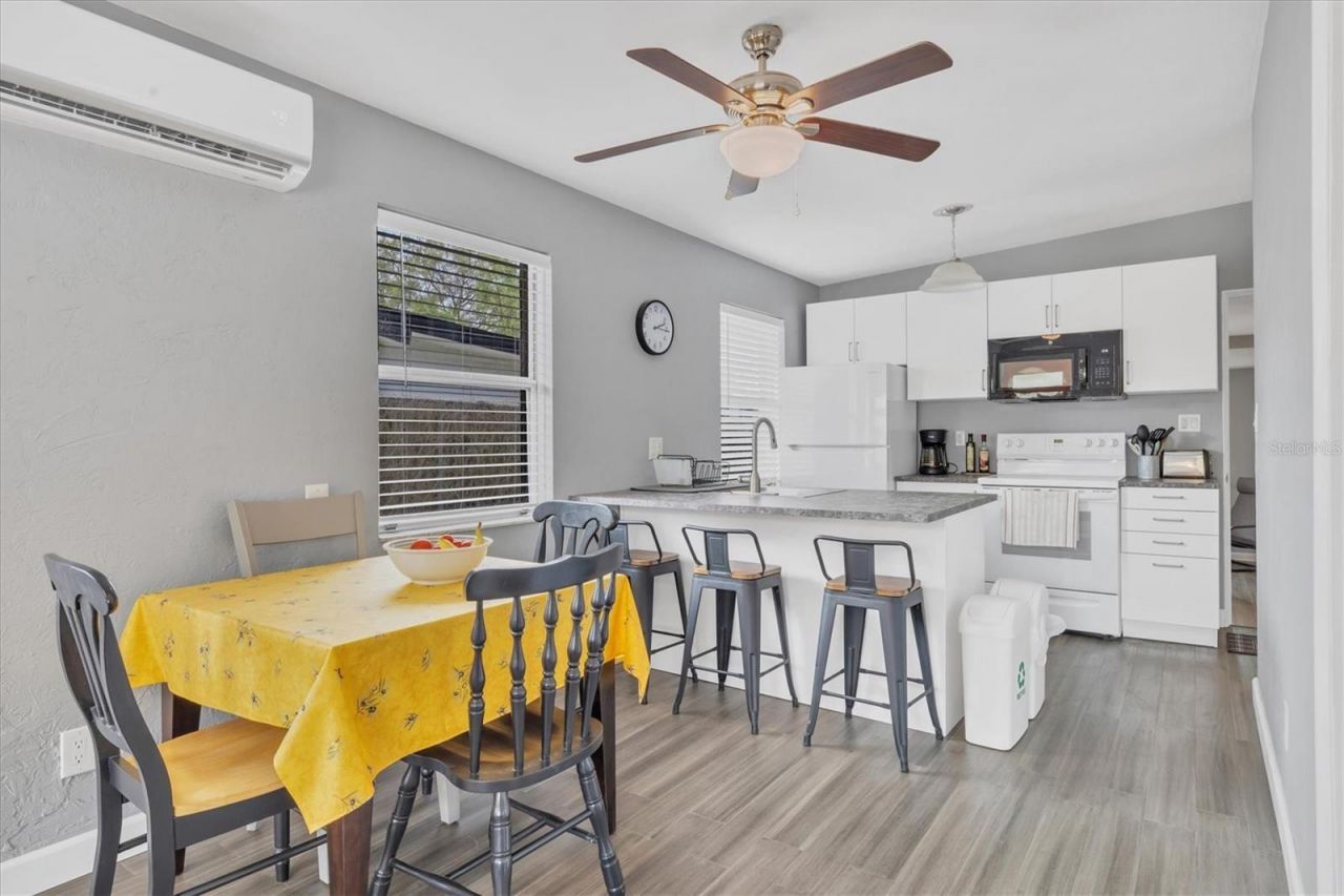 2305 Novus Street, Sarasota, FL 34237 Photo