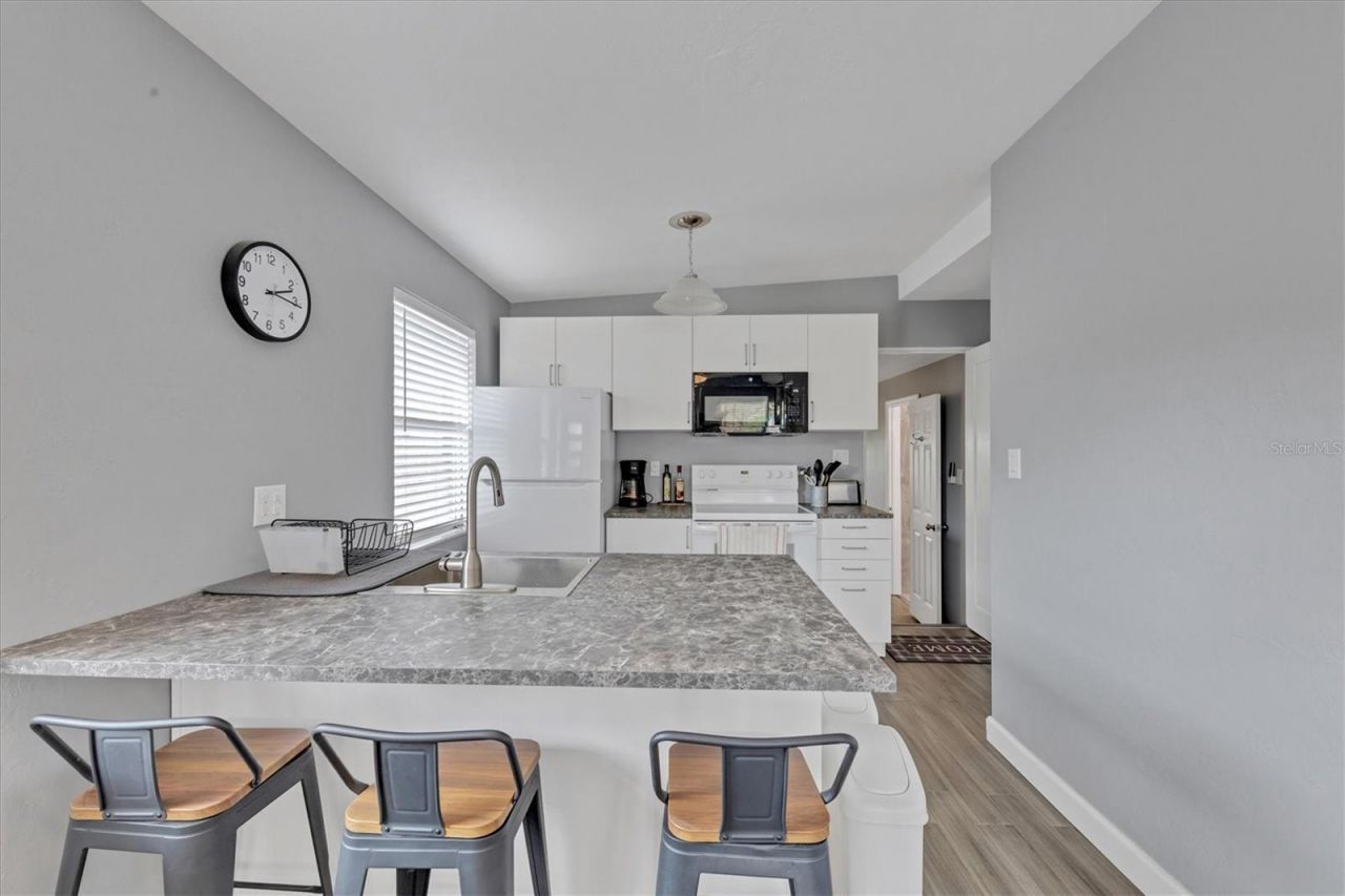 2305 Novus Street, Sarasota, FL 34237 Photo