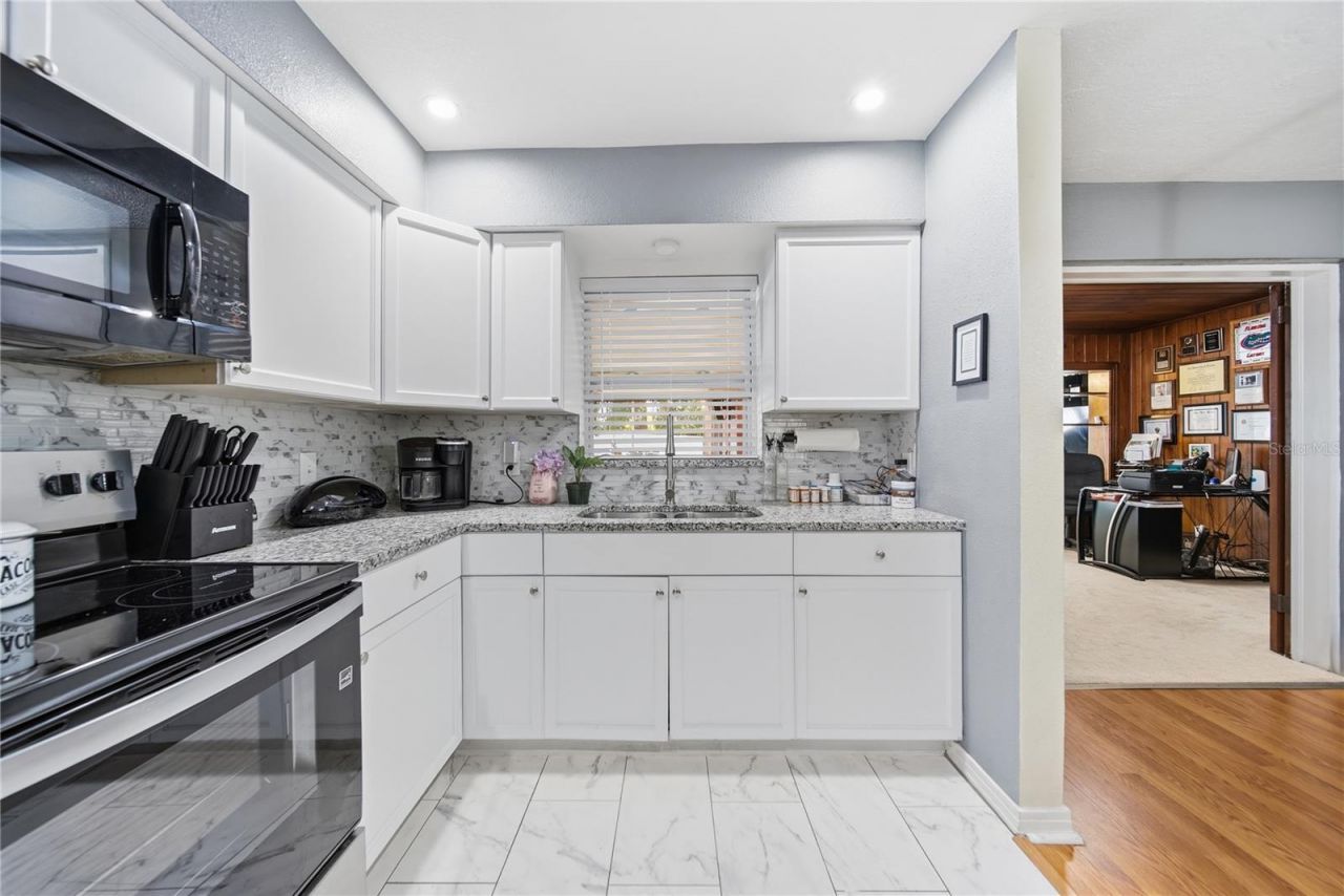 718 Bay Vista Boulevard S, Saint Petersburg, FL 33705 Photo