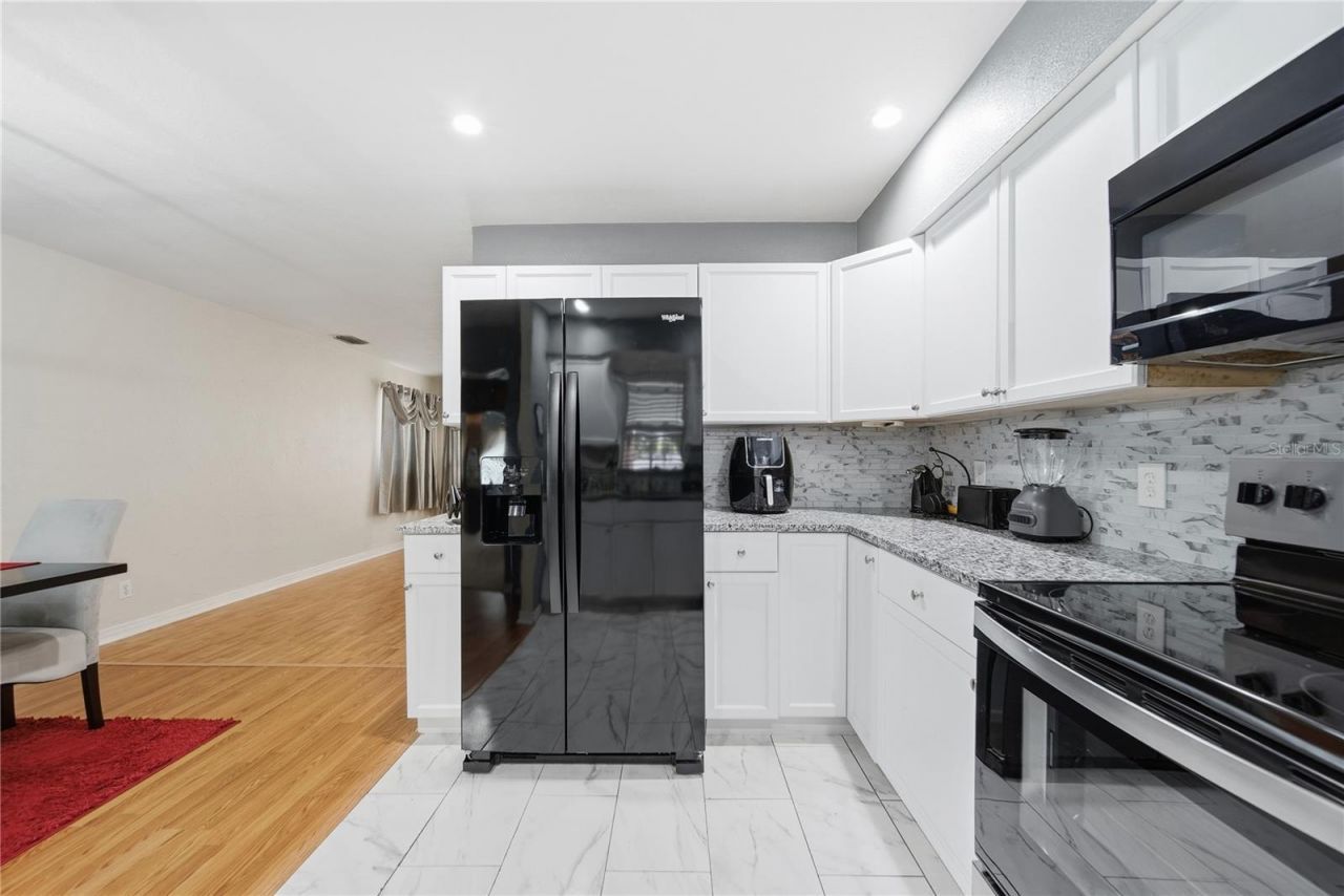 718 Bay Vista Boulevard S, Saint Petersburg, FL 33705 Photo