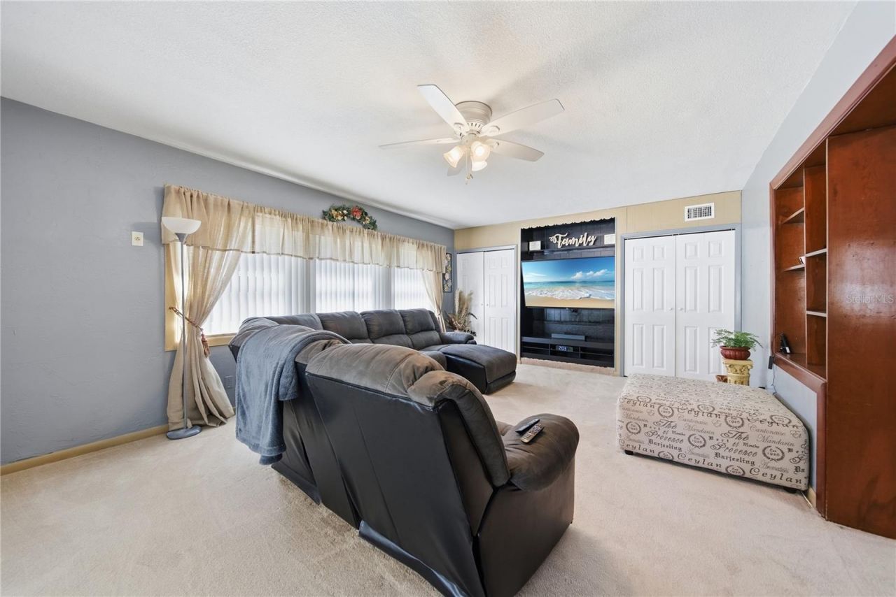 718 Bay Vista Boulevard S, Saint Petersburg, FL 33705 Photo