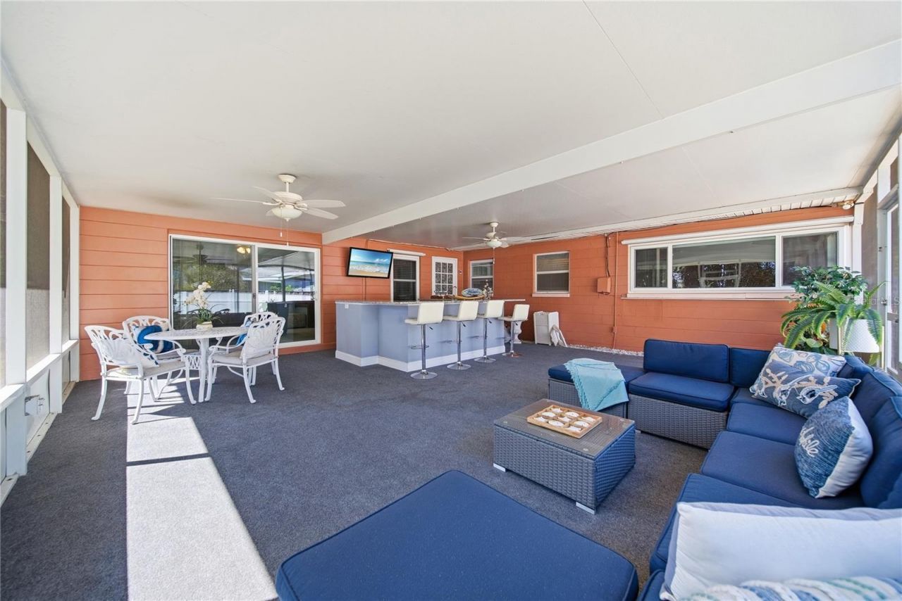 718 Bay Vista Boulevard S, Saint Petersburg, FL 33705 Photo