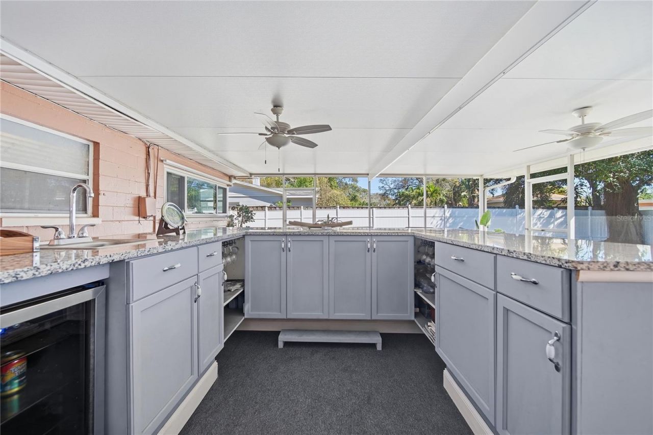 718 Bay Vista Boulevard S, Saint Petersburg, FL 33705 Photo