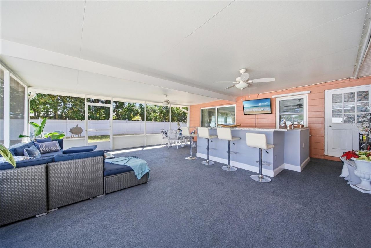 718 Bay Vista Boulevard S, Saint Petersburg, FL 33705 Photo