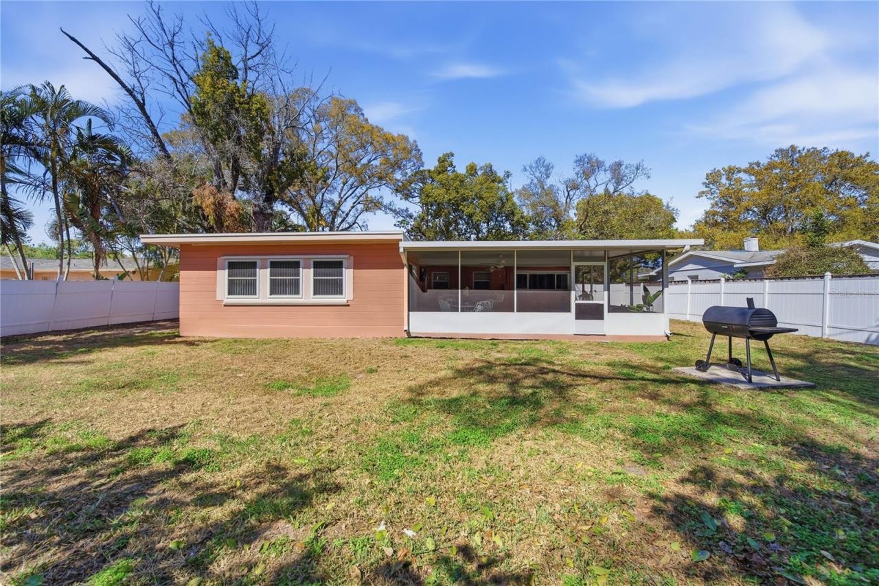 718 Bay Vista Boulevard S, Saint Petersburg, FL 33705 Photo