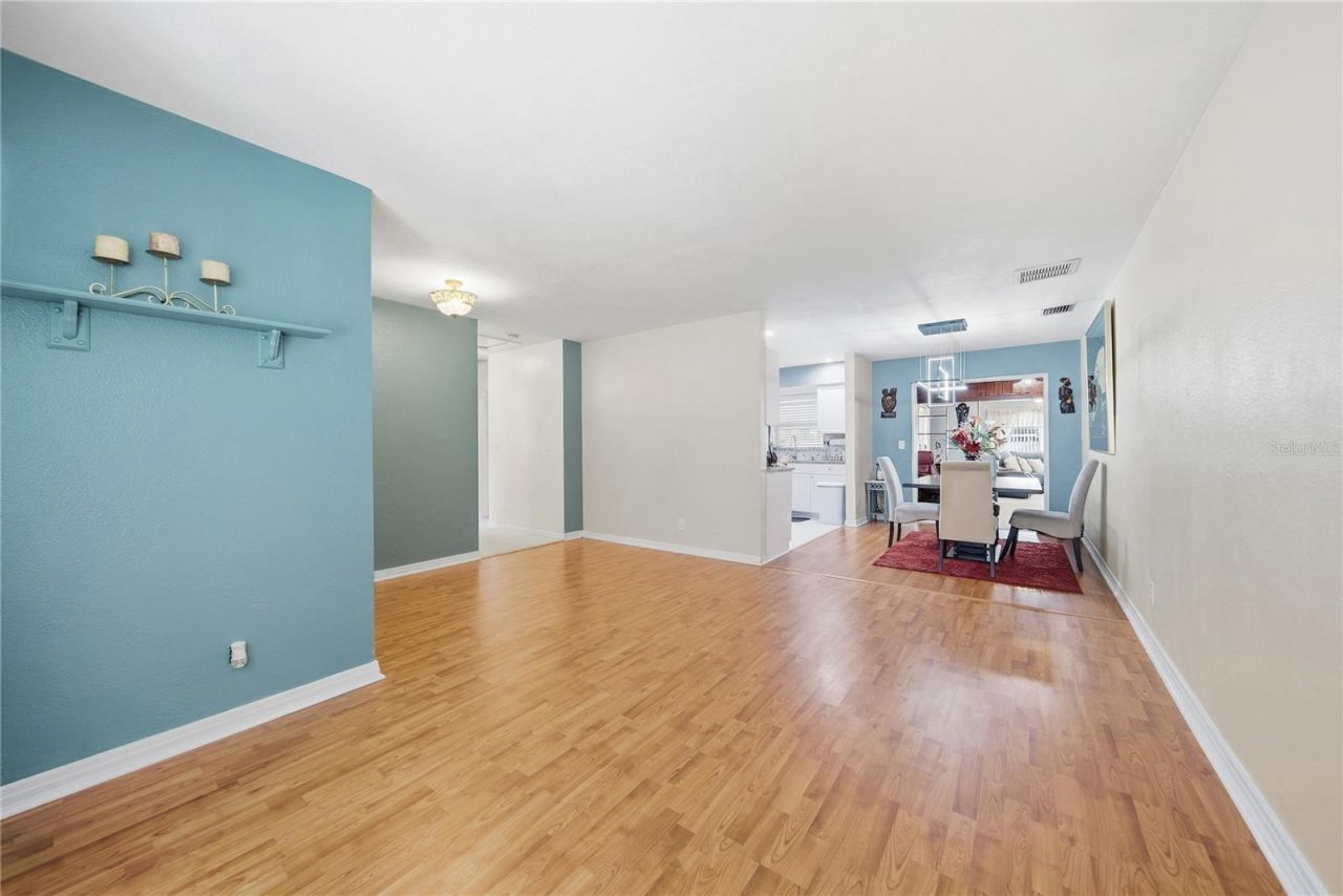 718 Bay Vista Boulevard S, Saint Petersburg, FL 33705 Photo