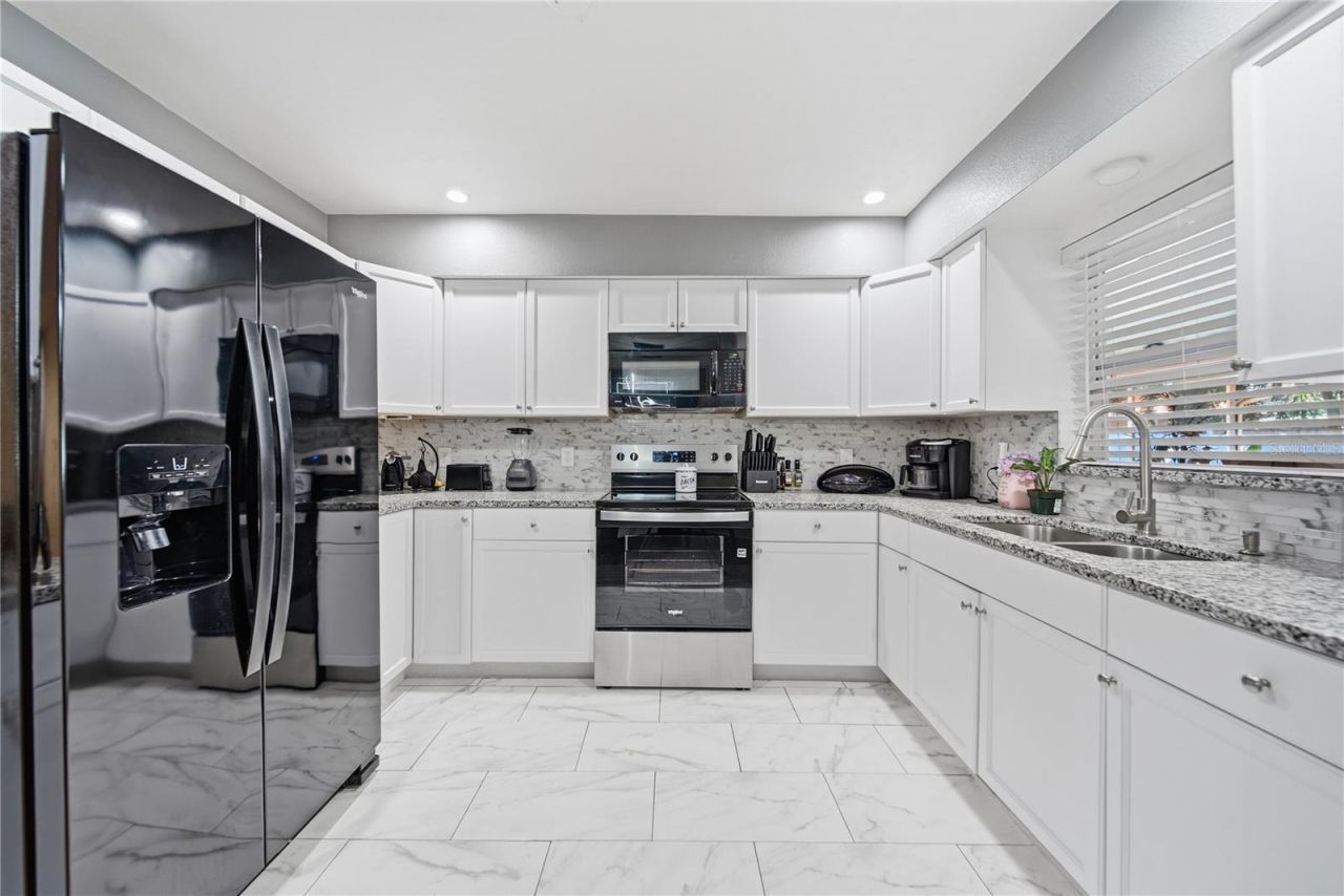 718 Bay Vista Boulevard S, Saint Petersburg, FL 33705 Photo