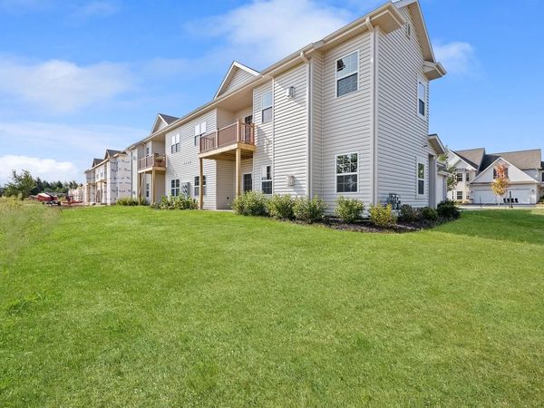 1874 Woodland WAY, Unit 433-3, Slinger, WI 53086
