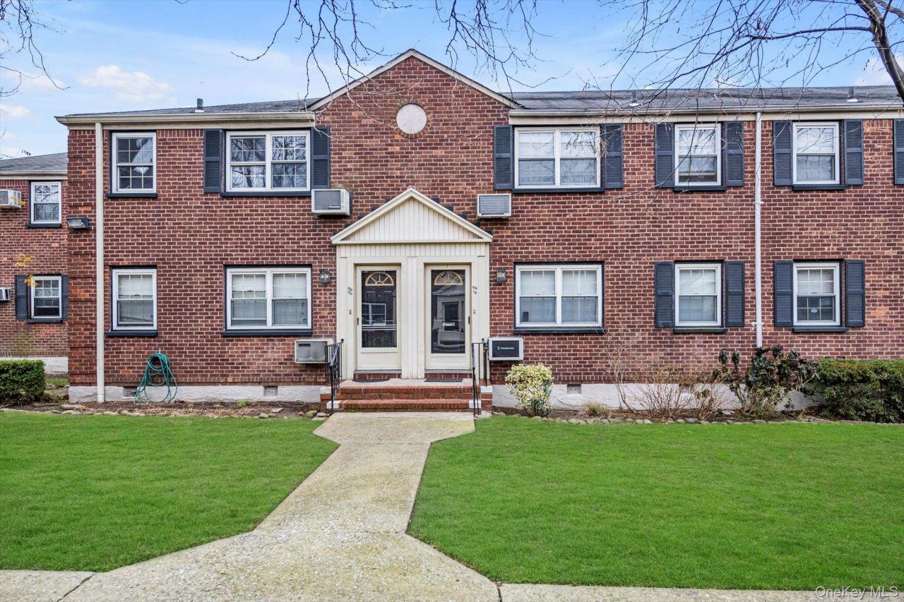 69-18 Bell Boulevard, Unit B, Bayside, NY 11364 Main Photo