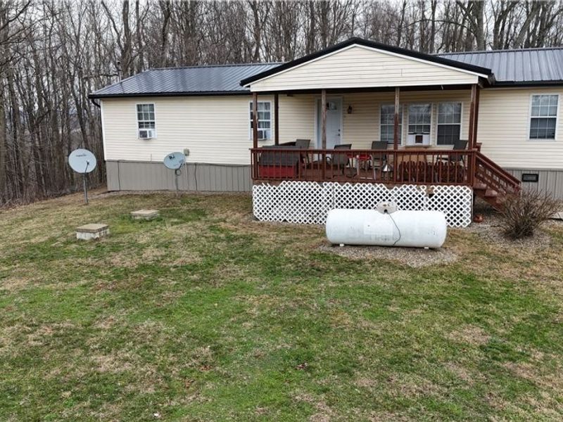 33127 State Route 83, Millersburg, OH 44654 Photo 2