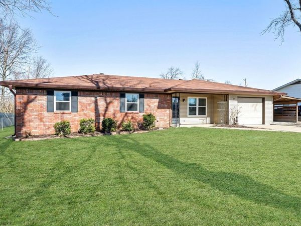 1311 Royal Drive, Bentonville, AR 72712