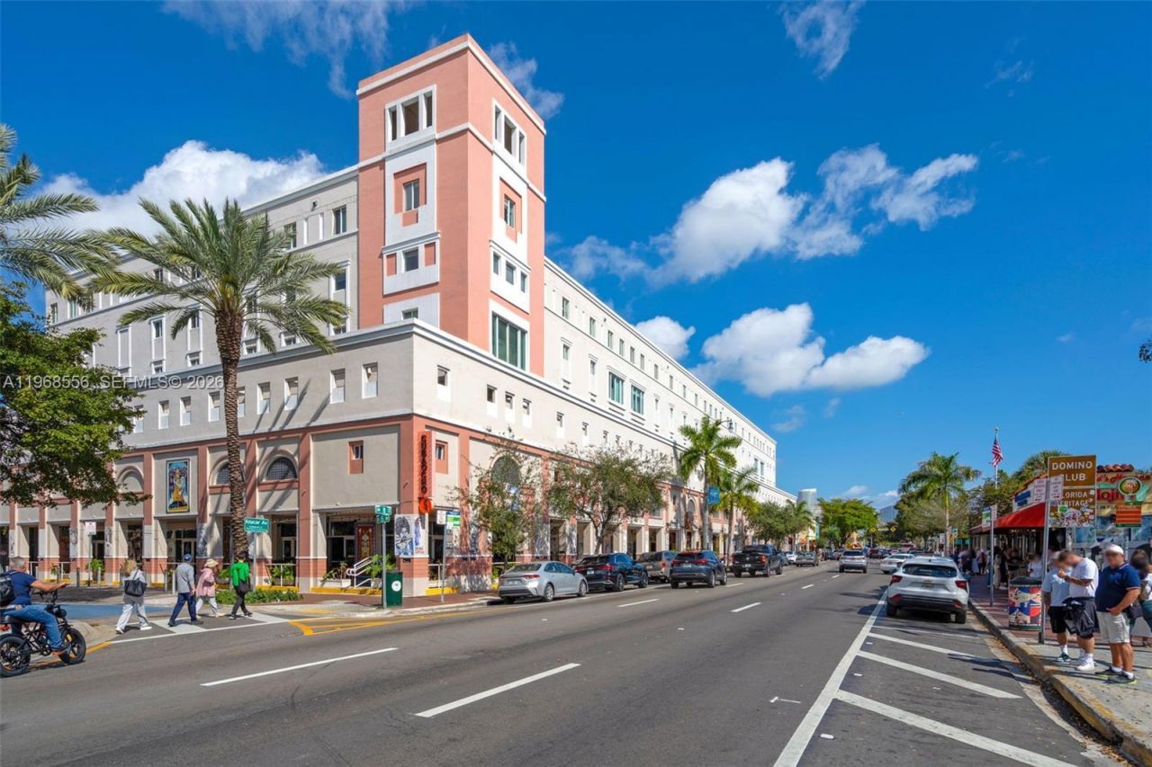 1475 SW 8th St , Unit 610, Miami, FL 33135 Photo