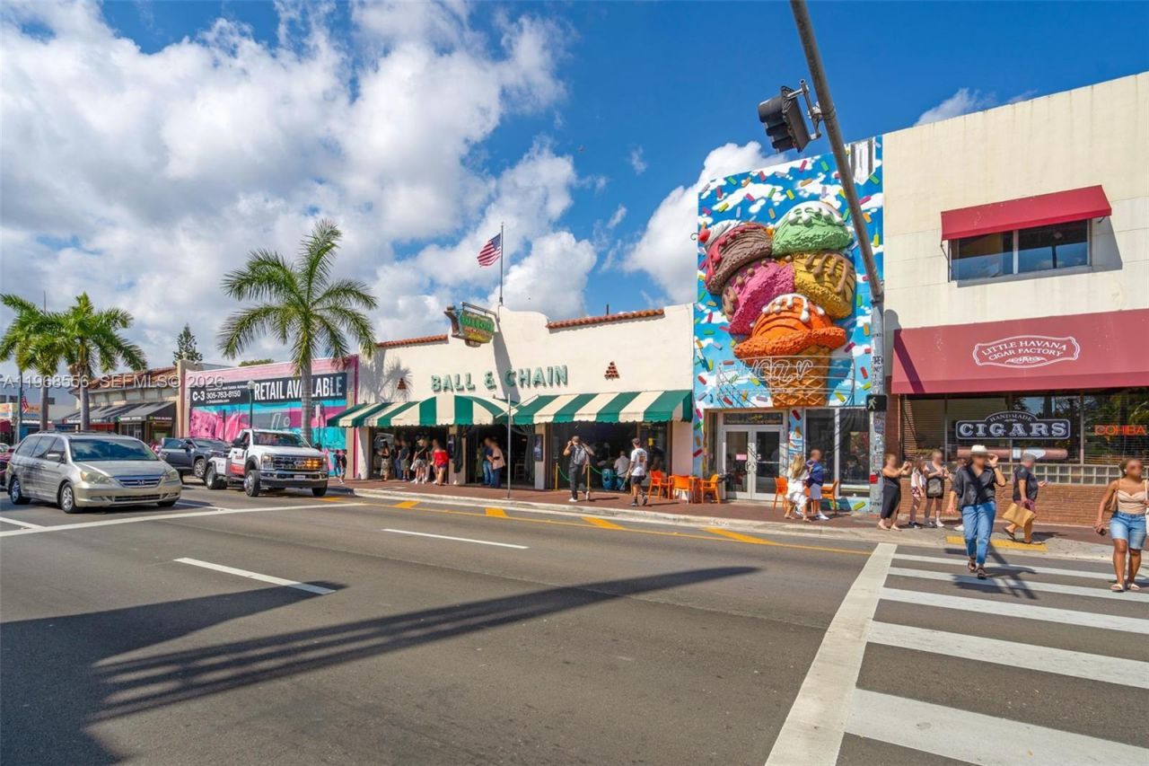 1475 SW 8th St , Unit 610, Miami, FL 33135 Photo