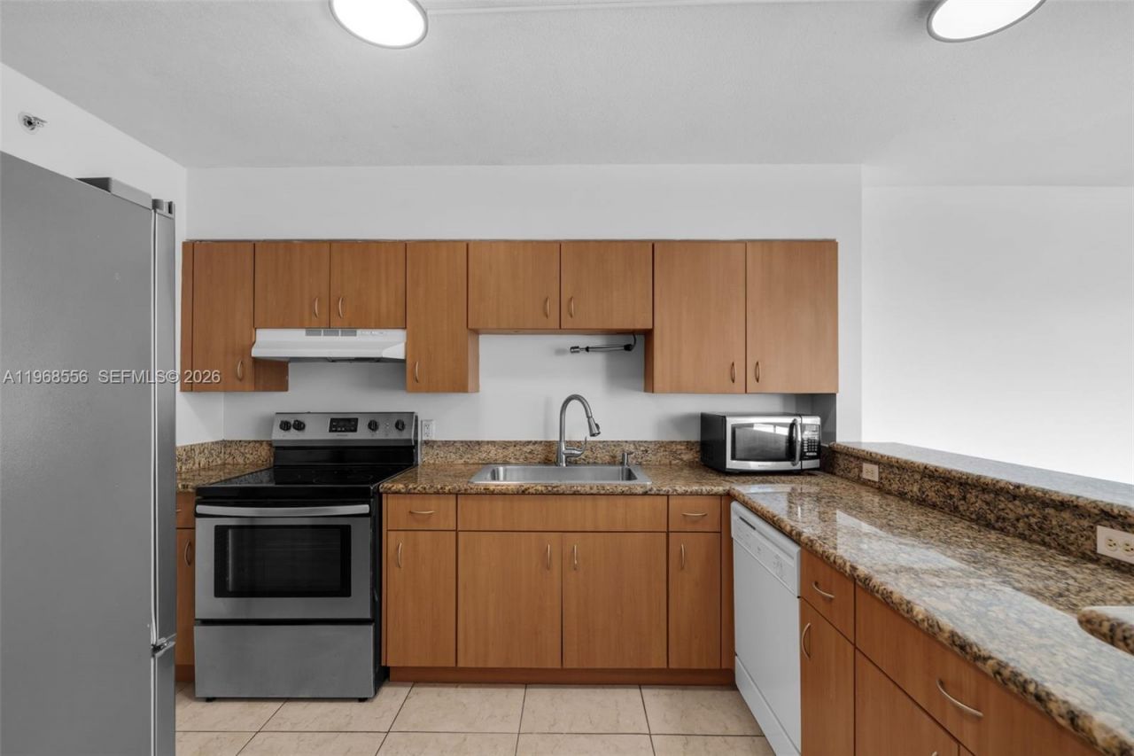 1475 SW 8th St , Unit 610, Miami, FL 33135 Photo