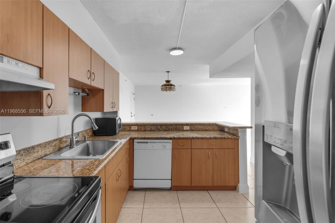 1475 SW 8th St , Unit 610, Miami, FL 33135 Photo