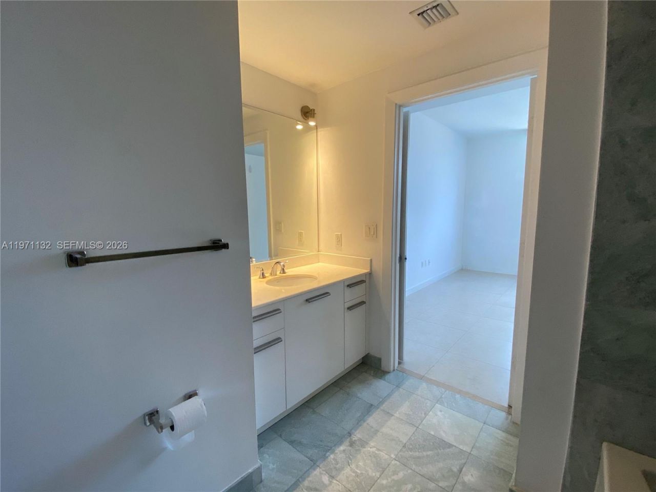 1060 Brickell Ave , Unit 3105, Miami, FL 33131 Photo