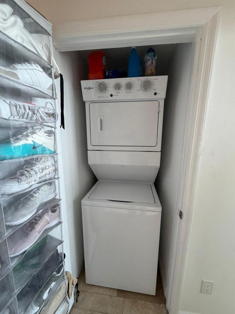 60 SW 13th St , Unit 1107, Miami, FL 33130 Photo