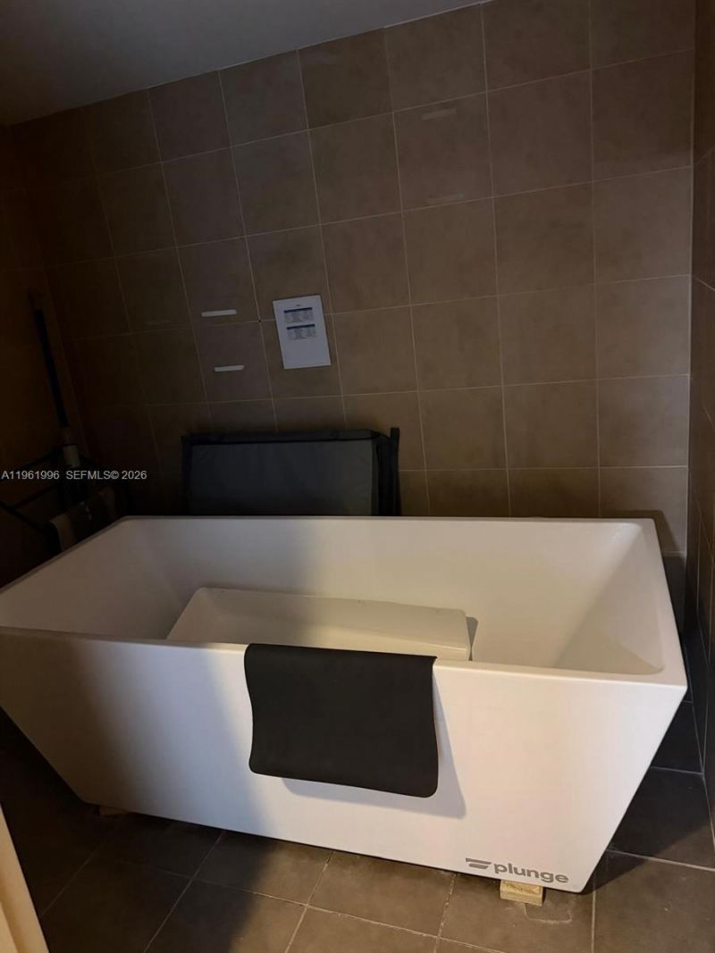 60 SW 13th St , Unit 1107, Miami, FL 33130 Photo