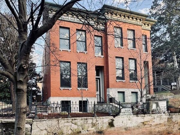 1310 Mackay Place, St Louis, MO 63104