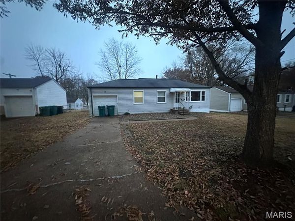 1124 Bakewell Drive, St Louis, MO 63137