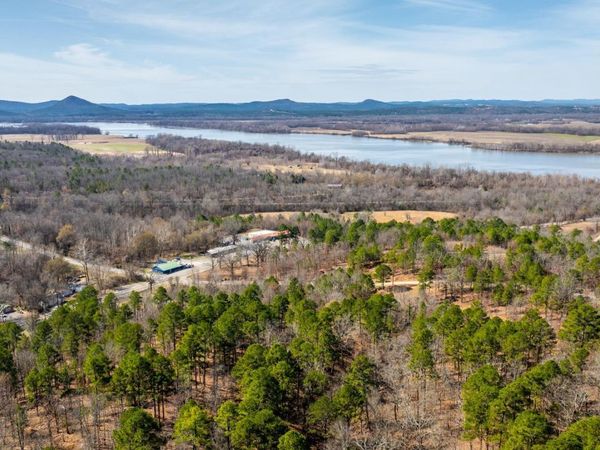 14000 Mountain River Drive , North Little Rock, AR 72113