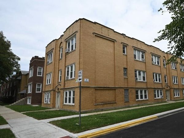 6441 W 23rd Street, Unit 14, Berwyn, IL 60402