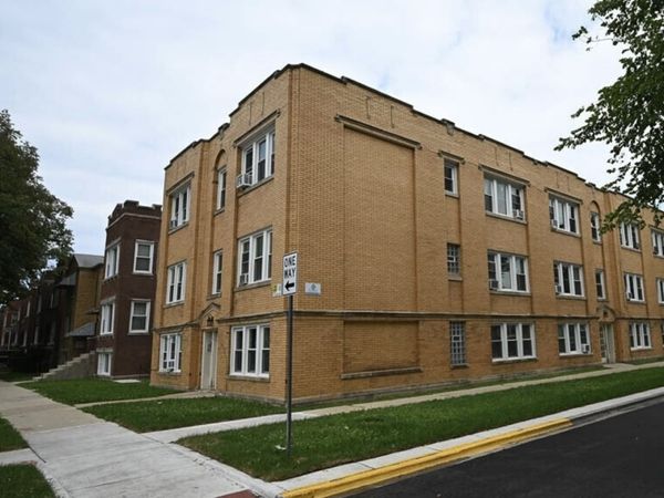 6441 W 23rd Street, Unit 14, Berwyn, IL 60402