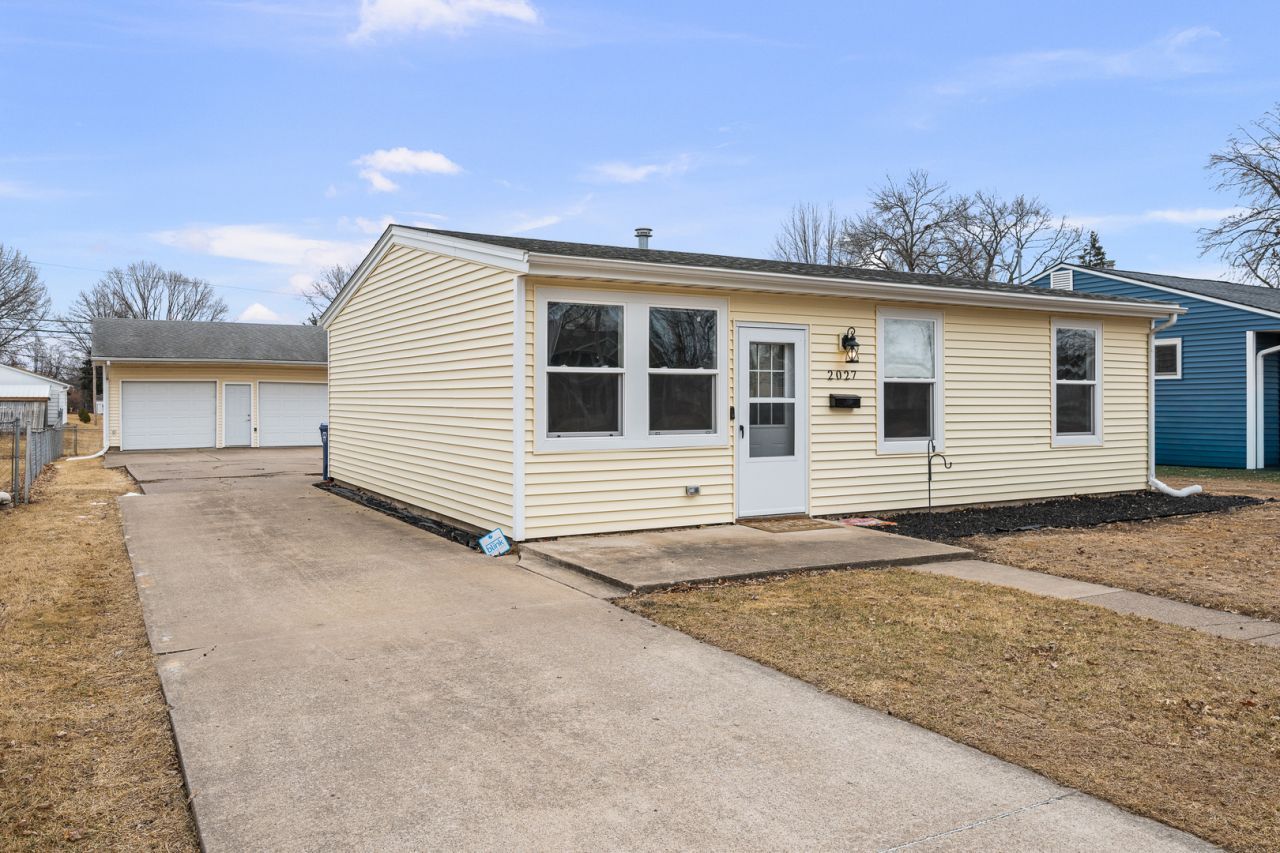 2027 N Michigan Avenue, Davenport, IA 52804 Main Photo